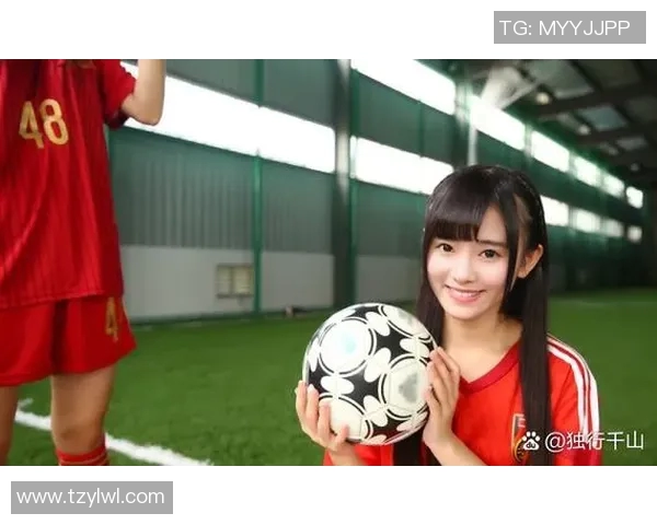 鞠婧t与足球明星的跨界合作揭秘引发粉丝热议与期待