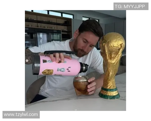 迷你足球明星挂件图片大全欣赏让你爱上这些可爱的足球小饰品