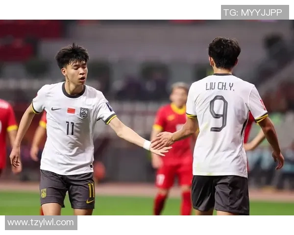 中国国足迎战韩国队期待逆袭全力争胜展现足球新风貌